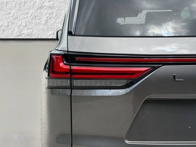 Used 2024 Lexus LX 600 4WD w/ Luxury Package image 10