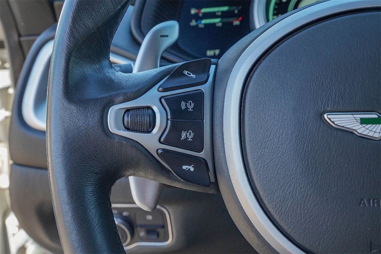 Used 2020 Aston Martin DB11 Volante image 27