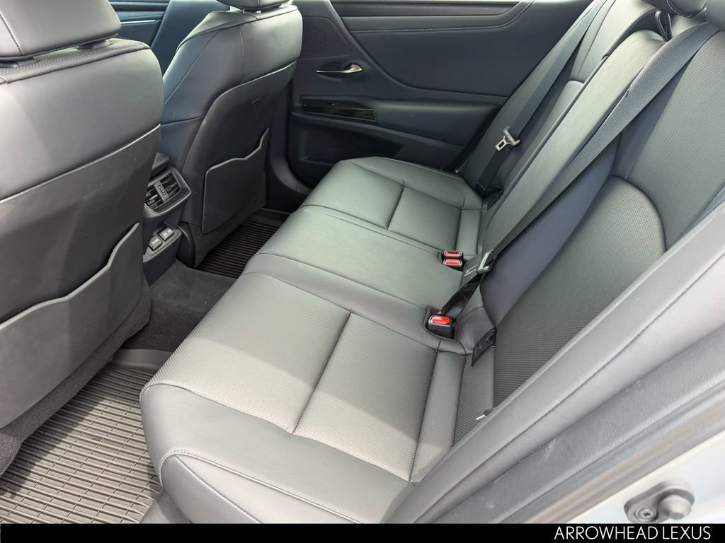 Used 2025 Lexus ES 300h w/ Premium Package FWD image 17