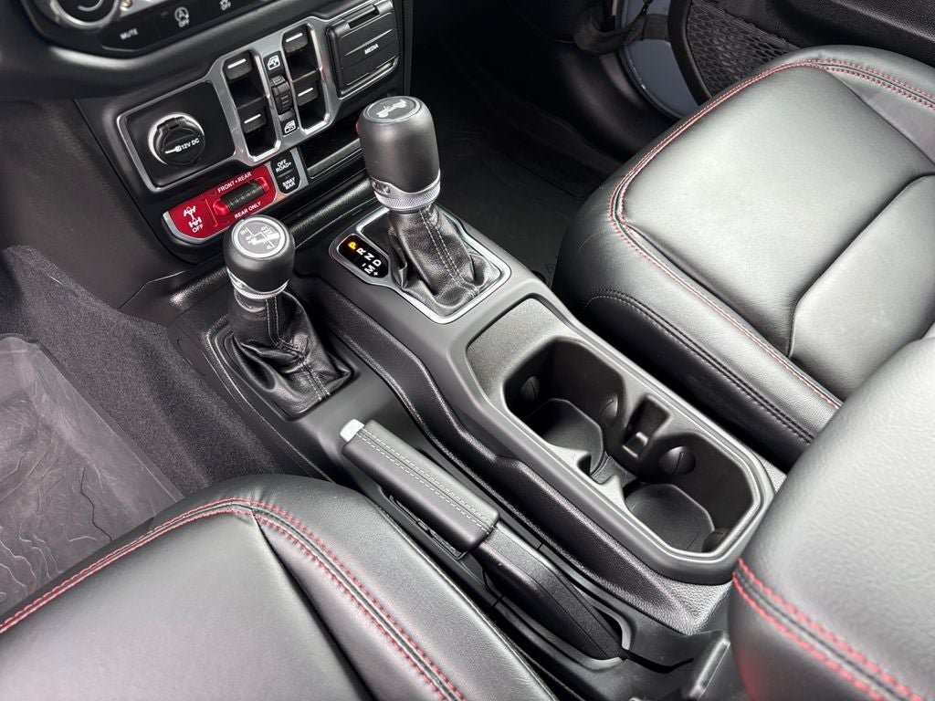 Used 2025 Jeep Wrangler Unlimited Rubicon AWD/4WD image 18