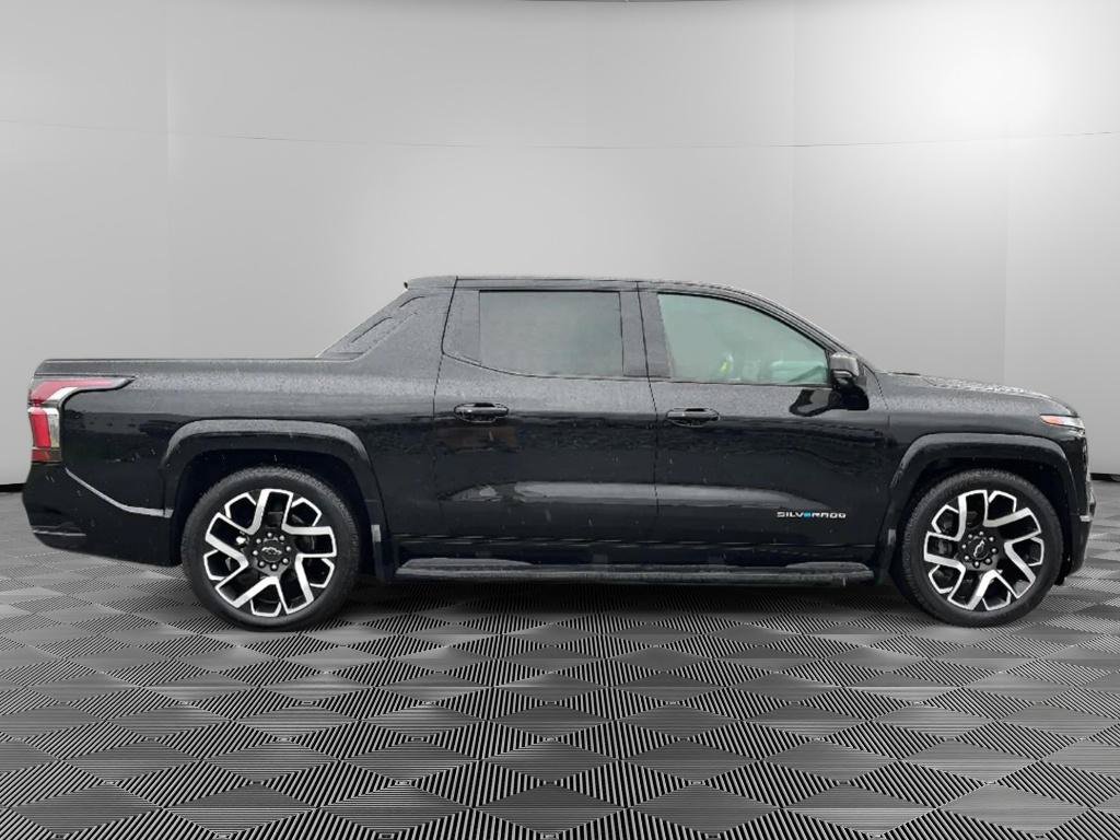 Used 2025 Chevrolet Silverado EV RST AWD/4WD image 6