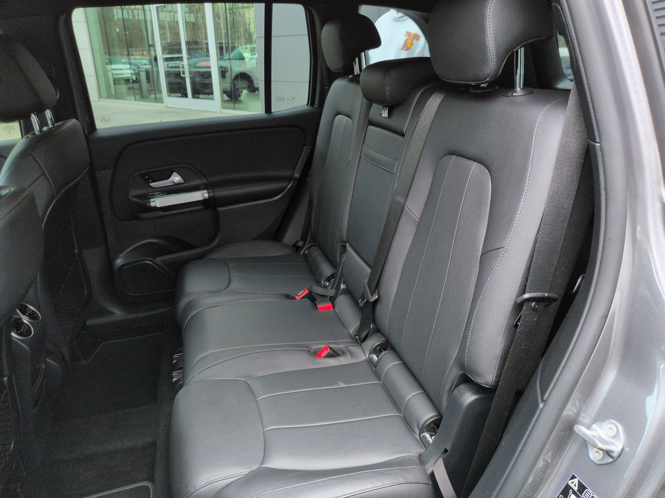 Certified 2023 Mercedes-Benz GLB 250 4MATIC w/ Premium Package image 27