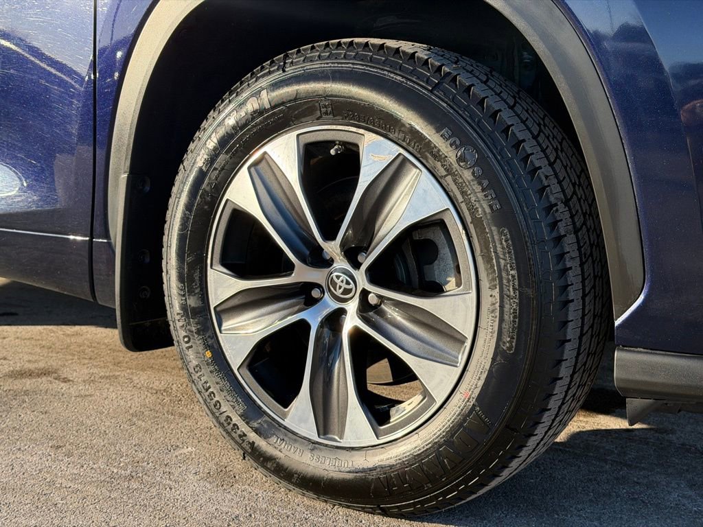 Used 2022 Toyota Highlander XLE image 29