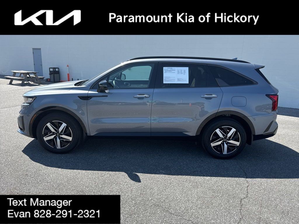 Used 2022 Kia Sorento S image 4