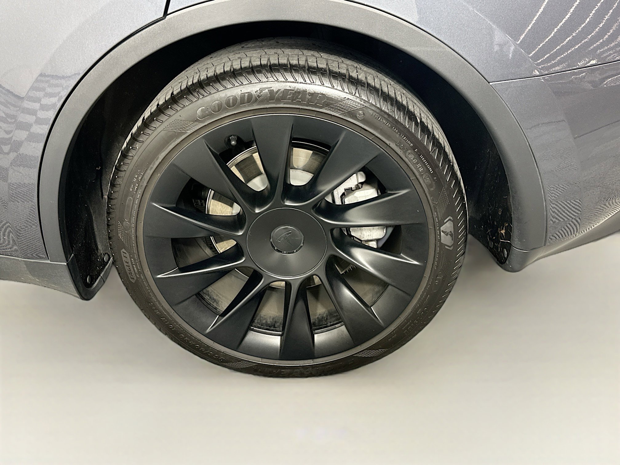 Used 2023 Tesla Model Y 2WD image 11