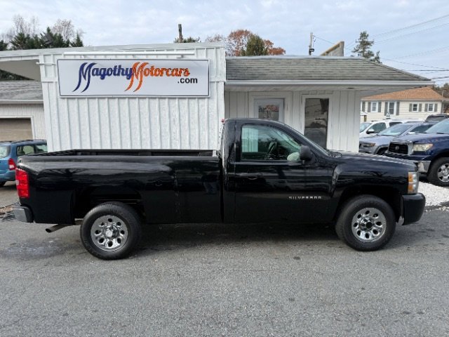 Used 2011 Chevrolet Silverado 1500 W/T w/ LS Package image 2