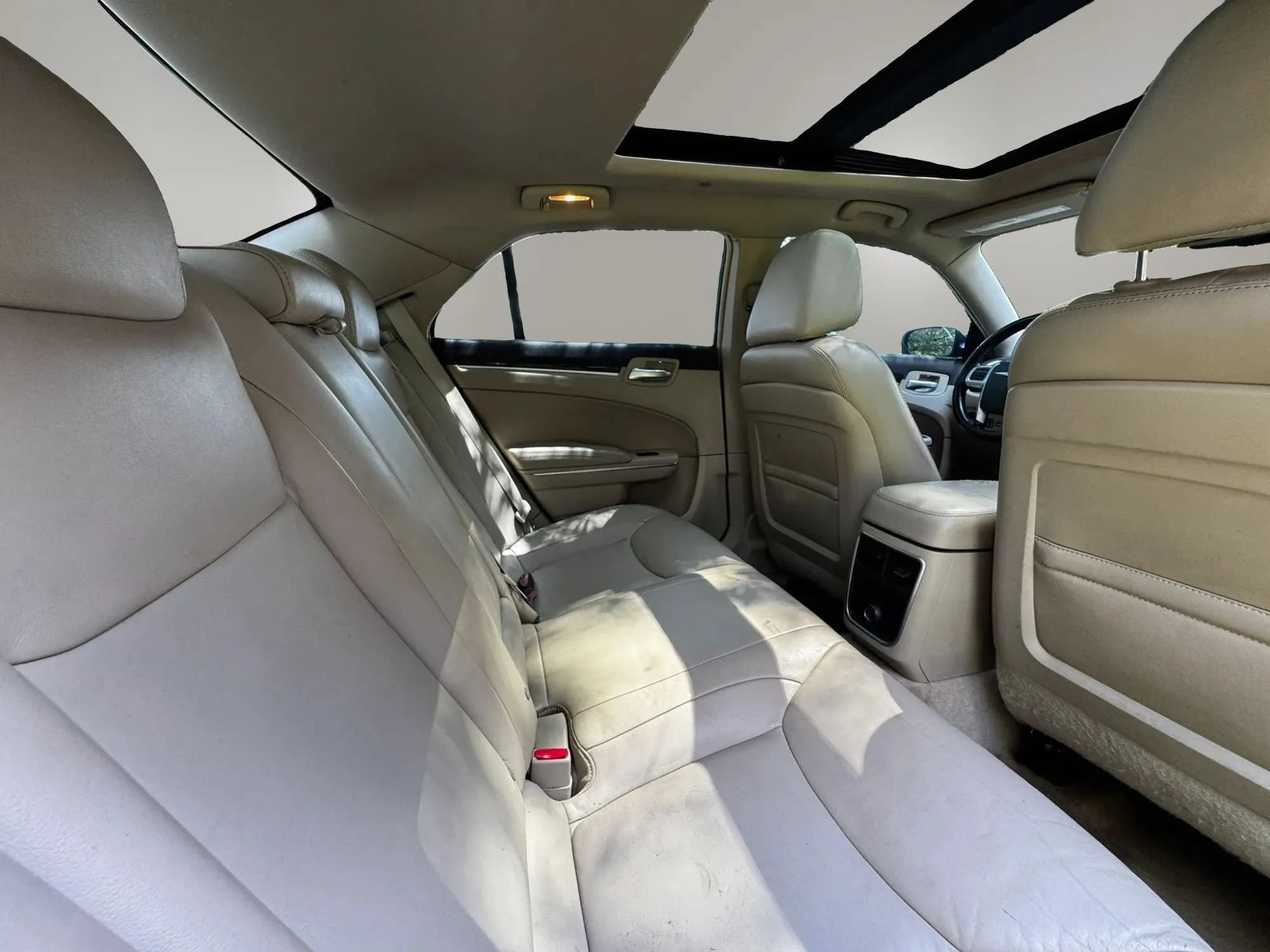 Used 2012 Chrysler 300 Limited RWD image 16