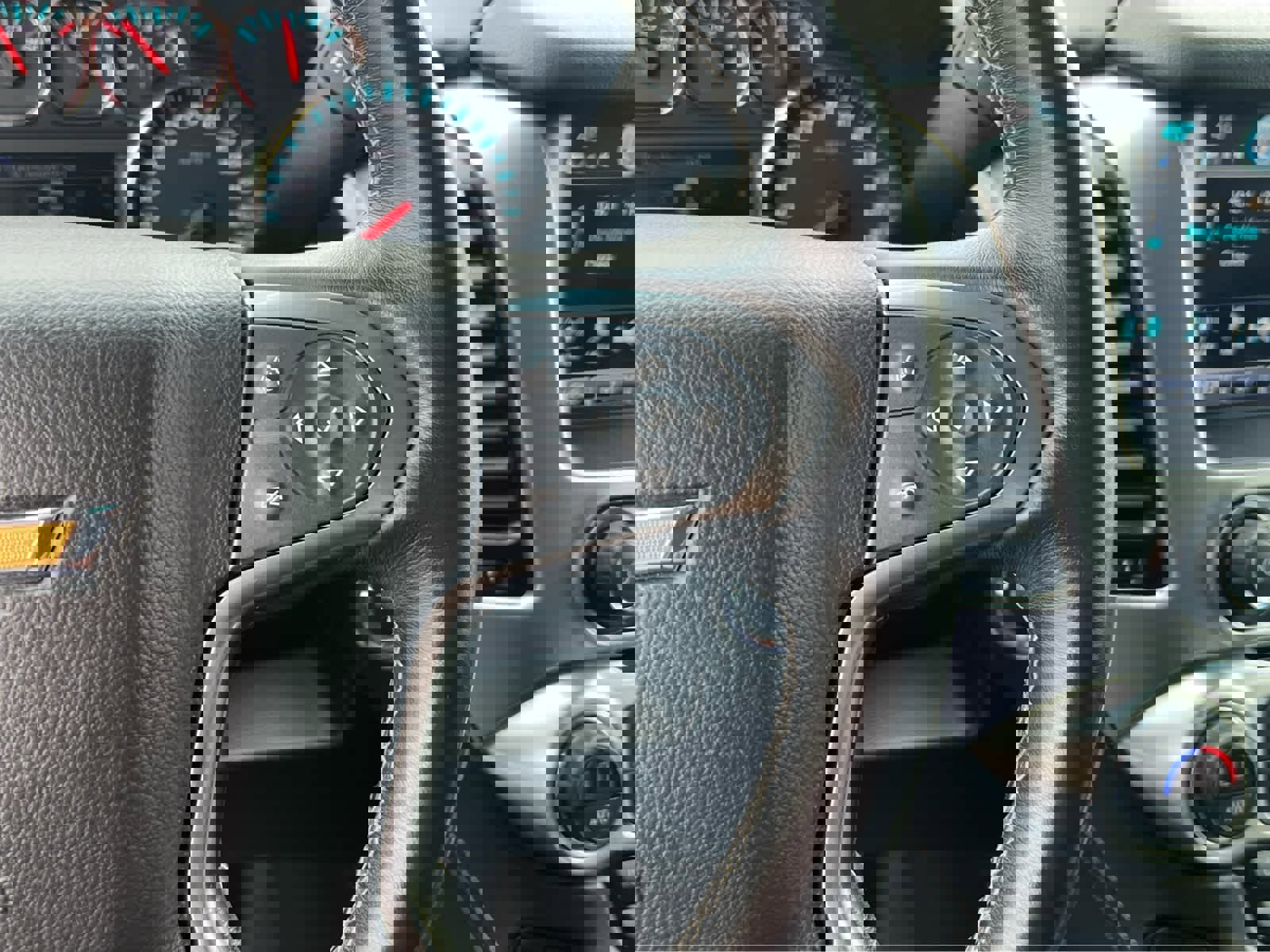 Used 2020 Chevrolet Suburban Premier image 34