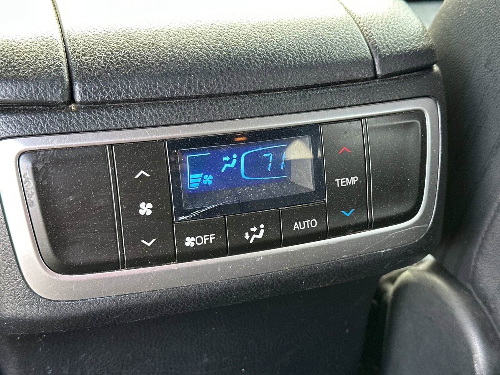 Used 2019 Toyota Highlander XLE image 22