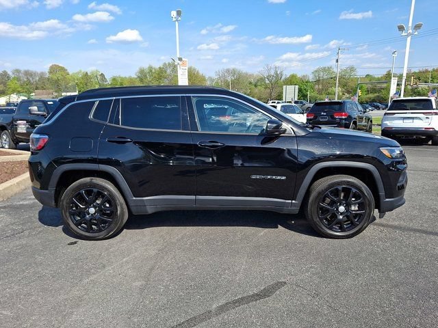 Certified 2024 Jeep Compass Latitude AWD/4WD image 9