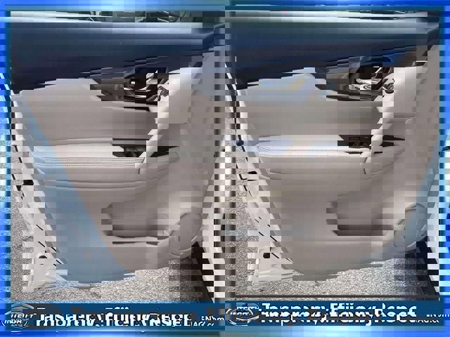 Used 2020 Nissan Rogue SV AWD/4WD image 16