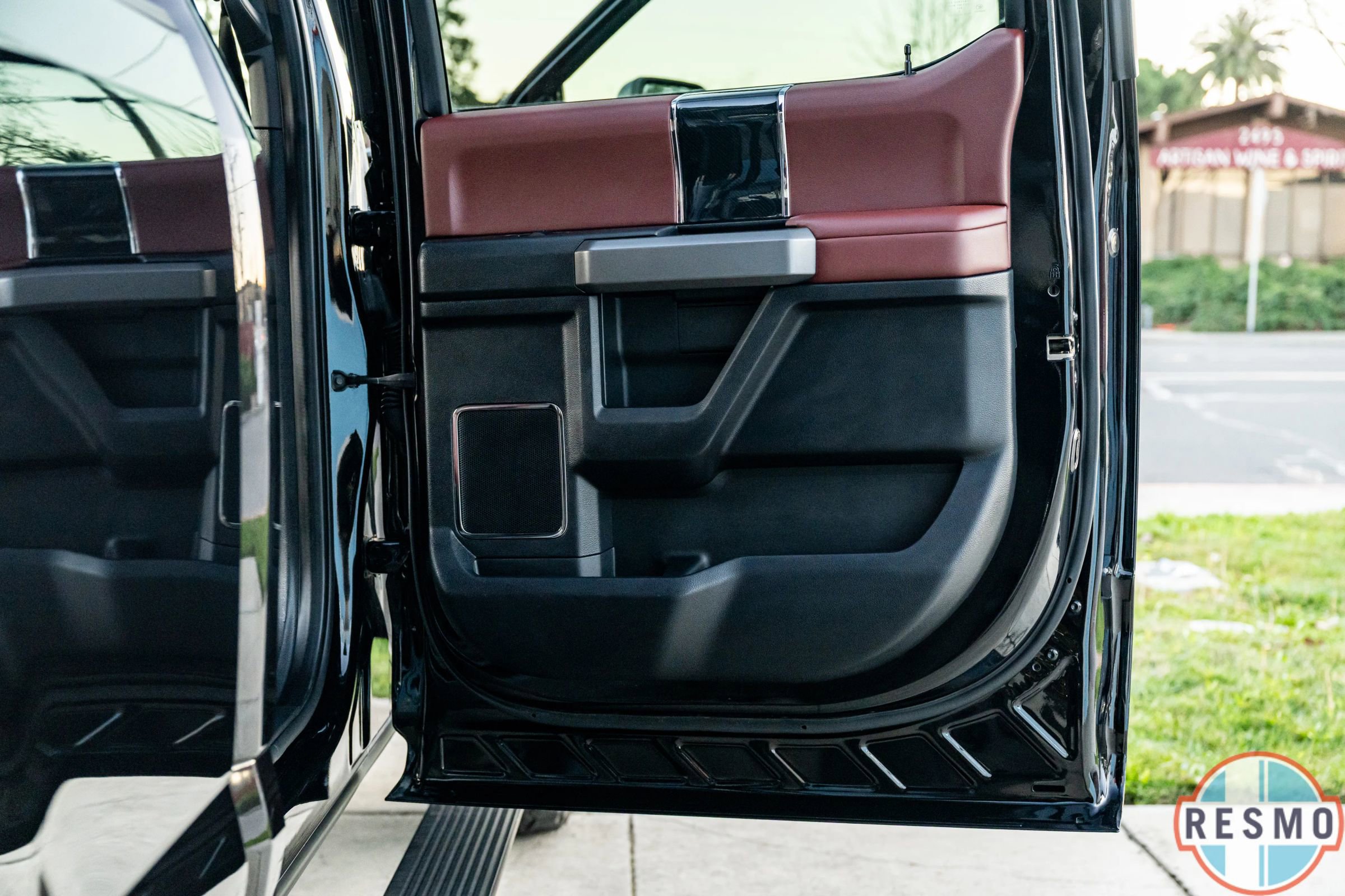 Used 2020 Ford F350 Platinum w/ Tremor Off-Road Package image 12