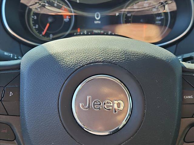 Used 2019 Jeep Cherokee Trailhawk w/ Cold Weather Group AWD/4WD image 8