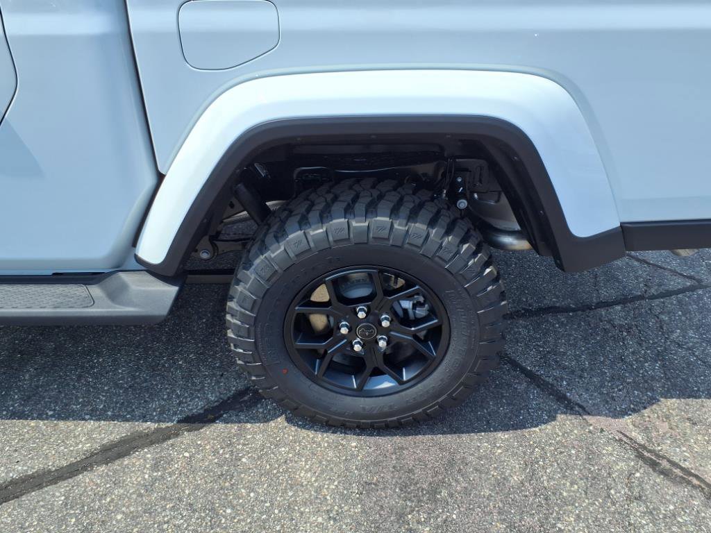 New 2025 Jeep Gladiator Sport image 21