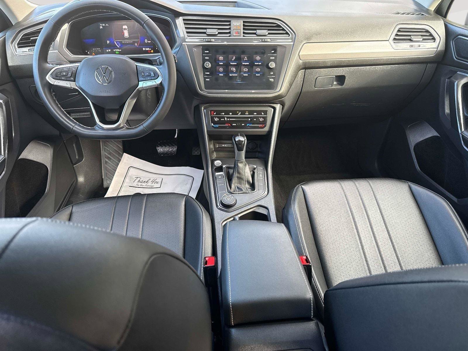 Used 2023 Volkswagen Tiguan SE w/ Panoramic Sunroof Package AWD/4WD image 17