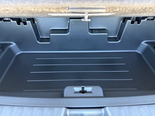 New 2026 Chevrolet Traverse LT w/ Midnight/Sport Edition FWD image 14