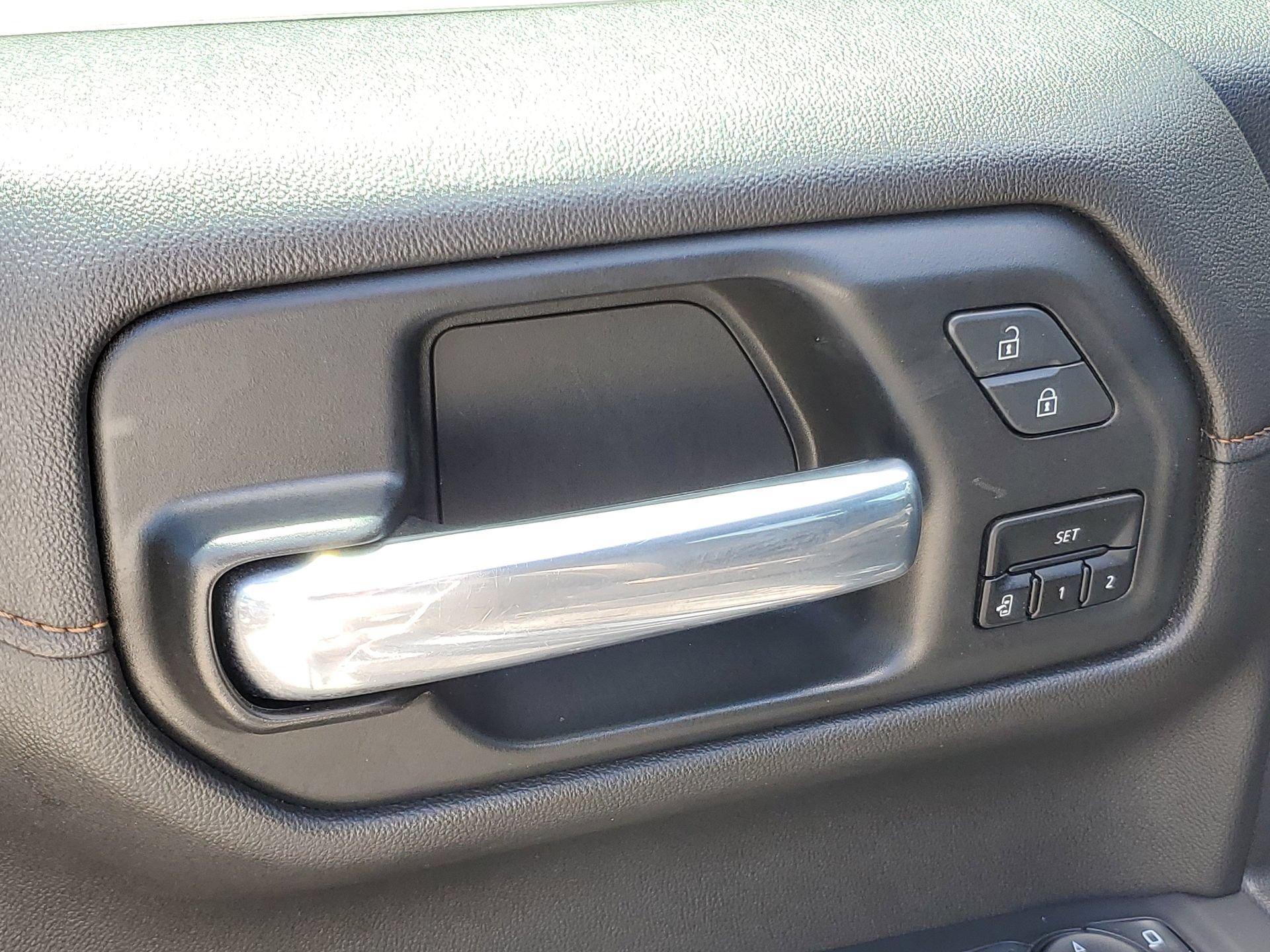 Used 2020 GMC Sierra 1500 AT4 w/ AT4 Premium Package AWD/4WD image 18