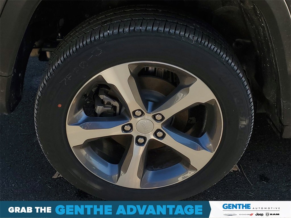 Certified 2024 Jeep Grand Cherokee Limited image 5