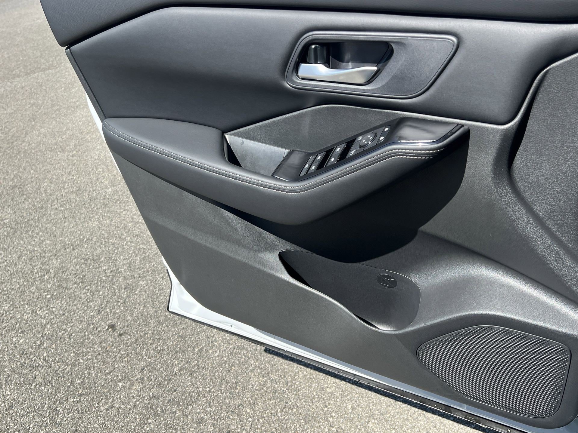 New 2026 Nissan Rogue SV AWD/4WD image 13