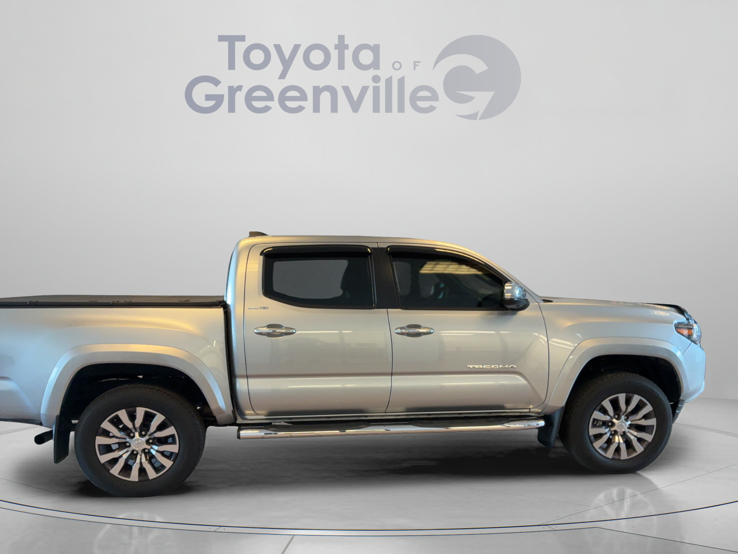 Used 2022 Toyota Tacoma Limited AWD/4WD image 7