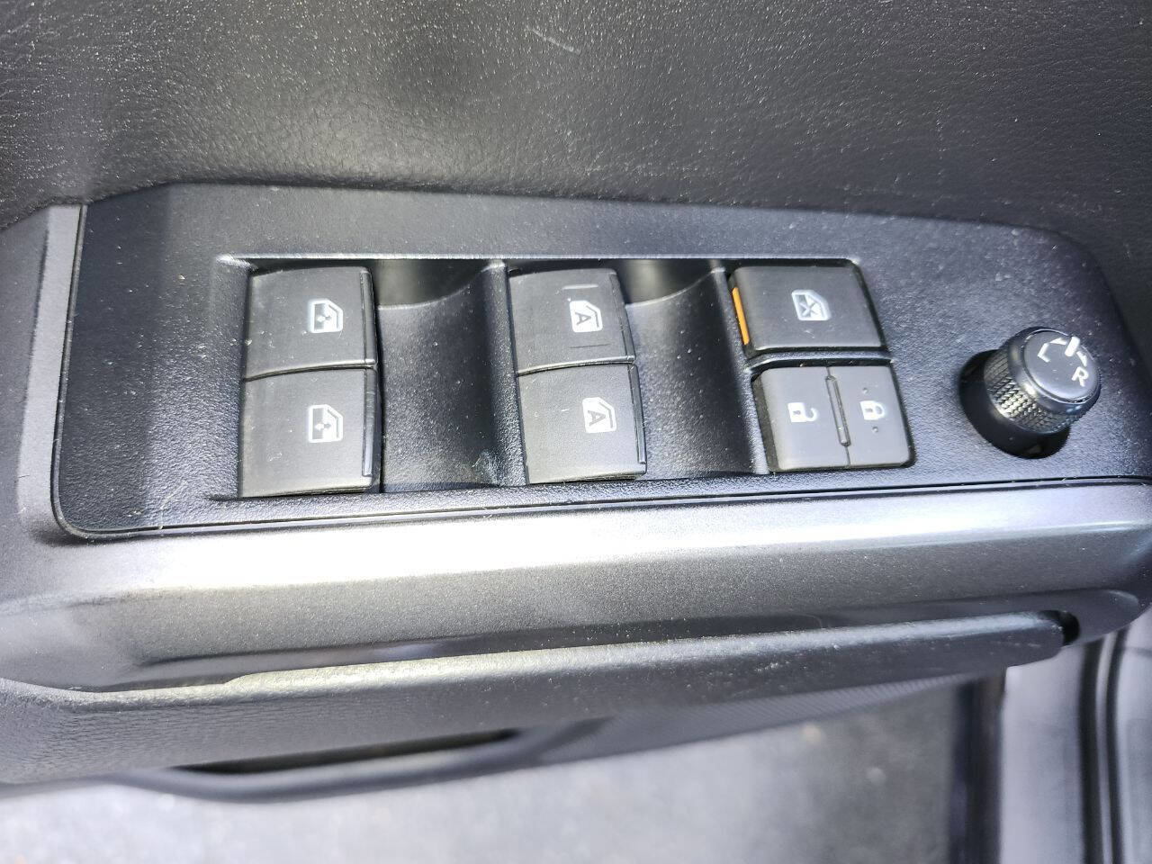 Used 2020 Toyota Tacoma TRD Off-Road w/ TRD Premium Off Road Package image 8