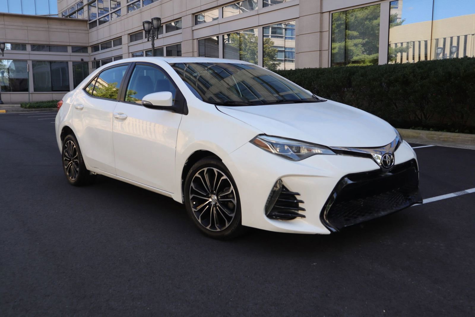 Used 2018 Toyota Corolla SE w/ SE Premium Package
