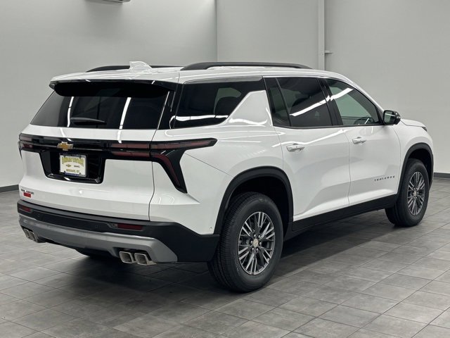 New 2026 Chevrolet Traverse LT w/ Enhanced Driving Package image 2