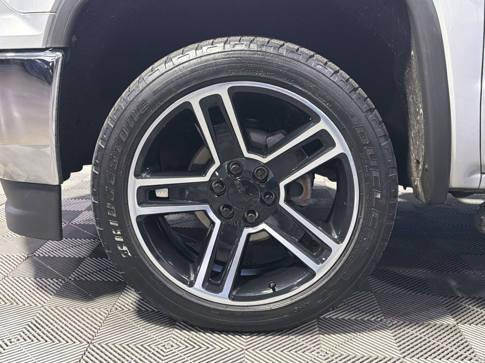 Used 2018 GMC Sierra 1500 SLE w/ Black Pack AWD/4WD image 17