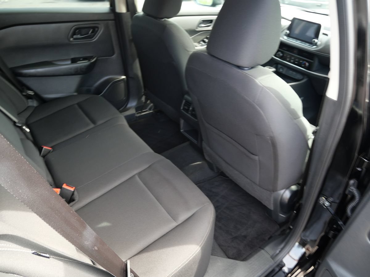 Used 2024 Nissan Rogue S AWD/4WD image 22