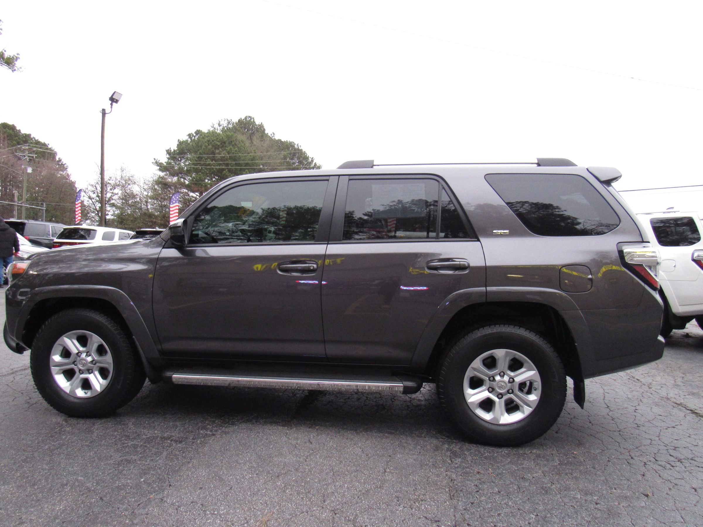 Used 2019 Toyota 4Runner SR5 image 4