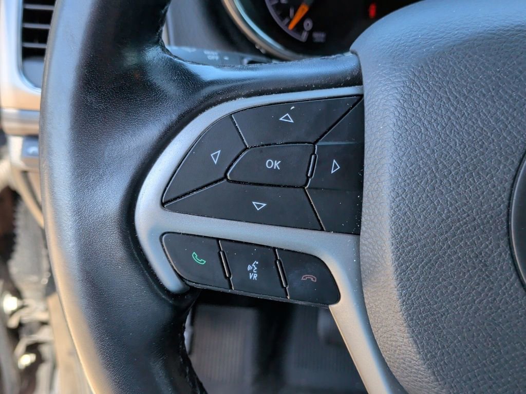 Used 2021 Jeep Grand Cherokee Laredo image 17