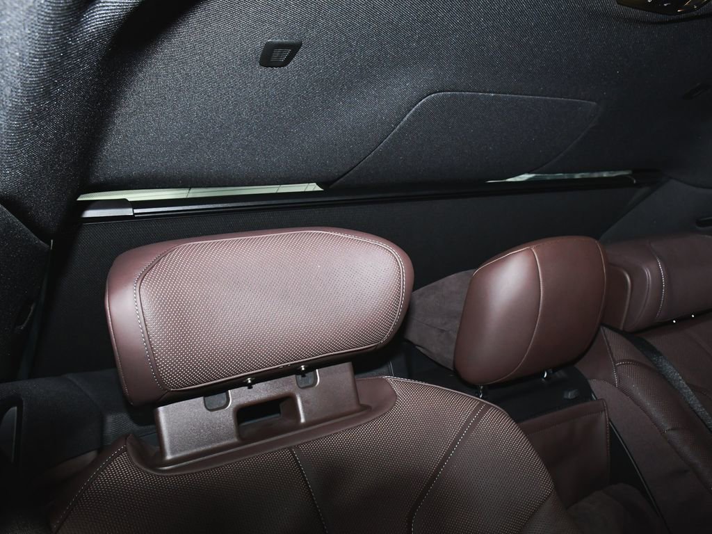 Used 2024 BMW i7 xDrive60 image 62