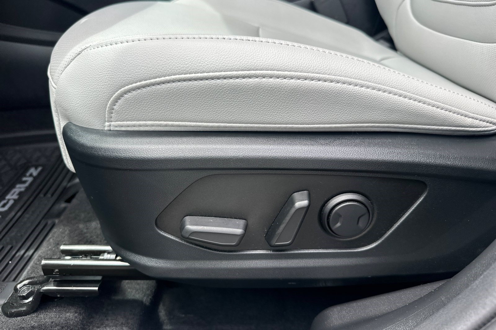 Used 2026 Hyundai Santa Cruz SEL FWD image 14