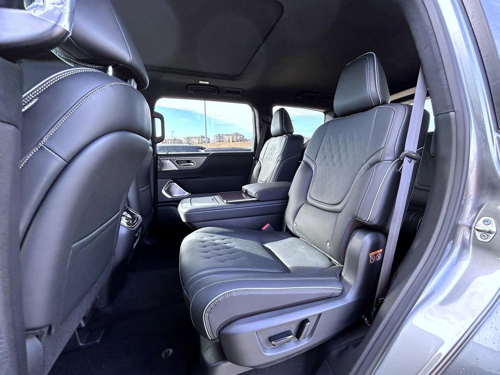 New 2026 INFINITI QX80 Autograph w/ Premium Cargo Package image 10