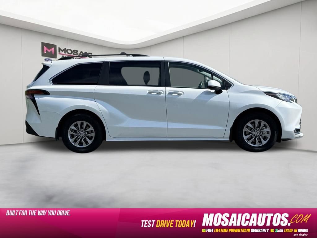 Used 2022 Toyota Sienna XLE w/ XLE Plus Package FWD image 8