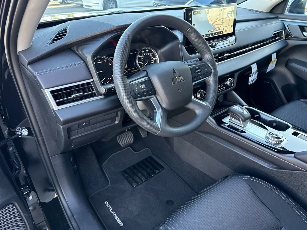 New 2025 Mitsubishi Outlander ES image 21