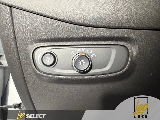 Used 2022 Chevrolet Equinox RS w/ Infotainment Package AWD/4WD image 16