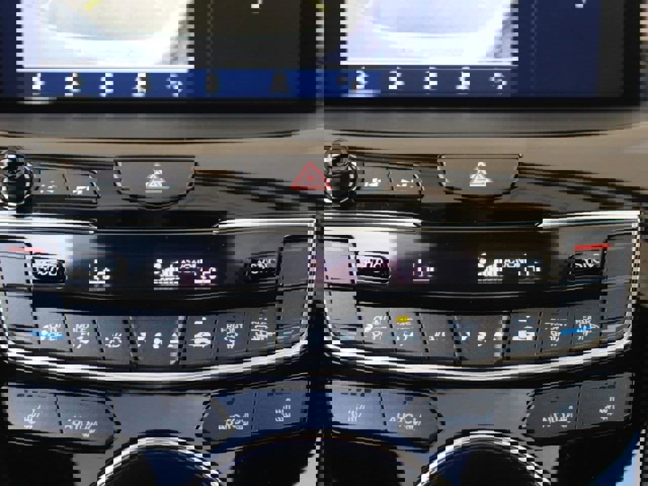 Used 2025 Acura RDX SH-AWD image 24