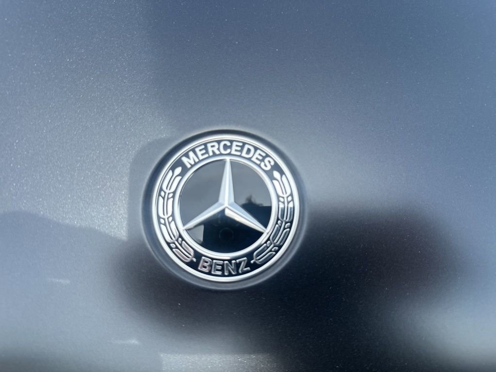 Used 2024 Mercedes-Benz GLC 300 4MATIC image 3