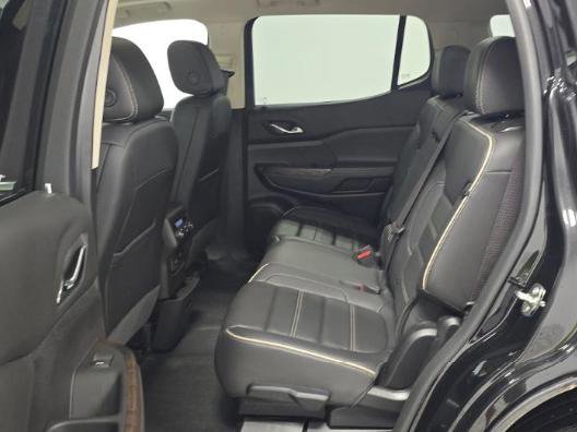 Used 2023 GMC Acadia Denali w/ Black Diamond Edition image 7