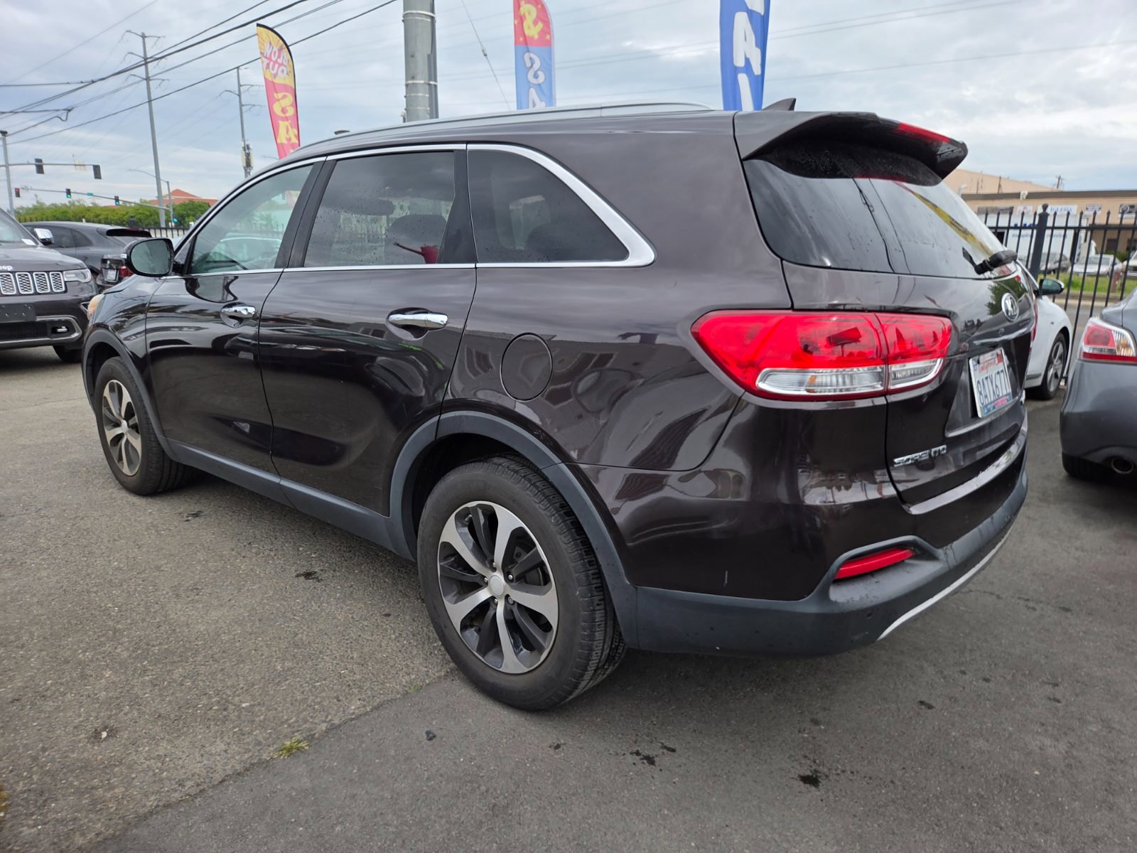 Used 2017 Kia Sorento EX image 2