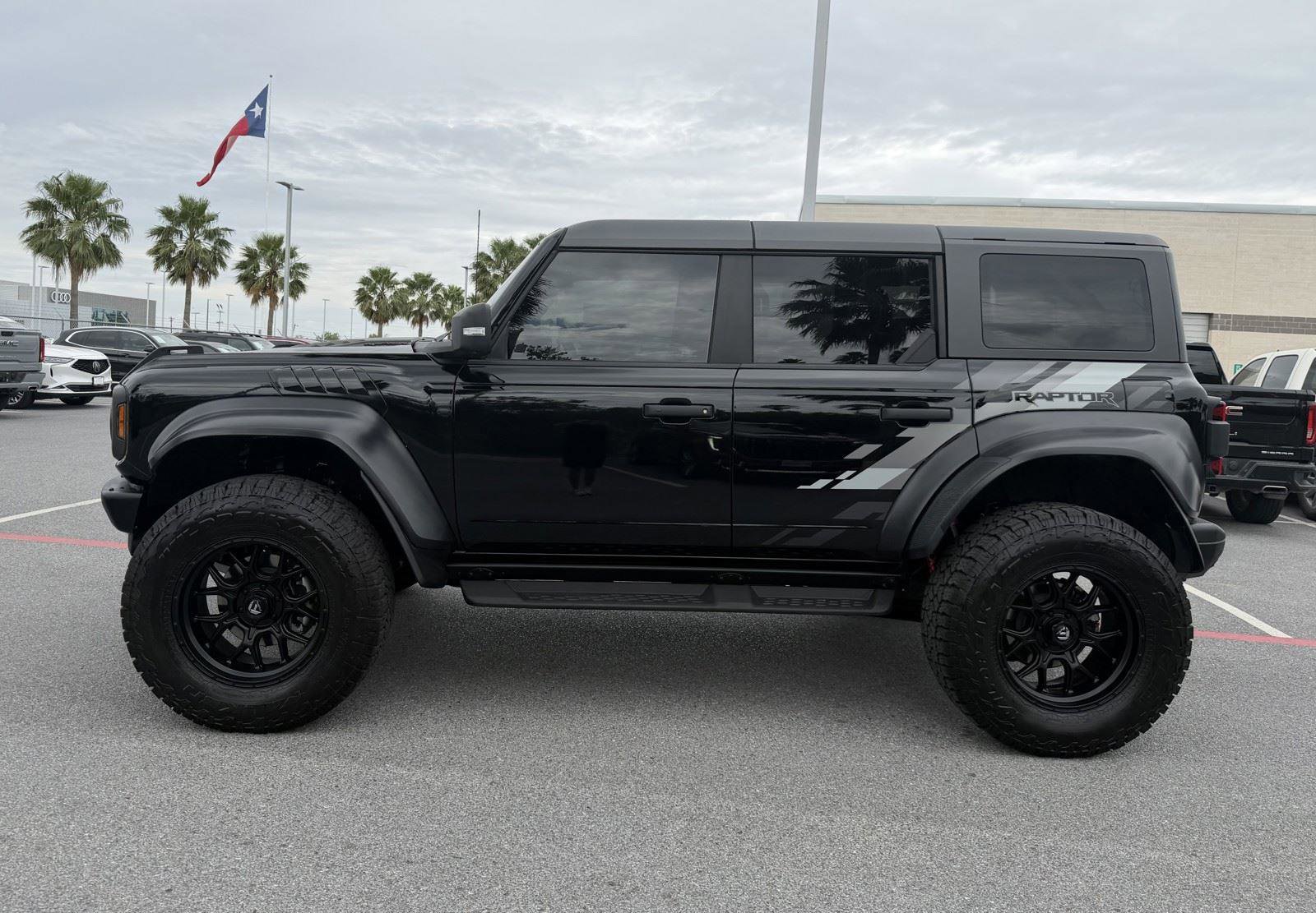 Used 2024 Ford Bronco Raptor w/ Interior Carbon Fiber Pack 6 image 25