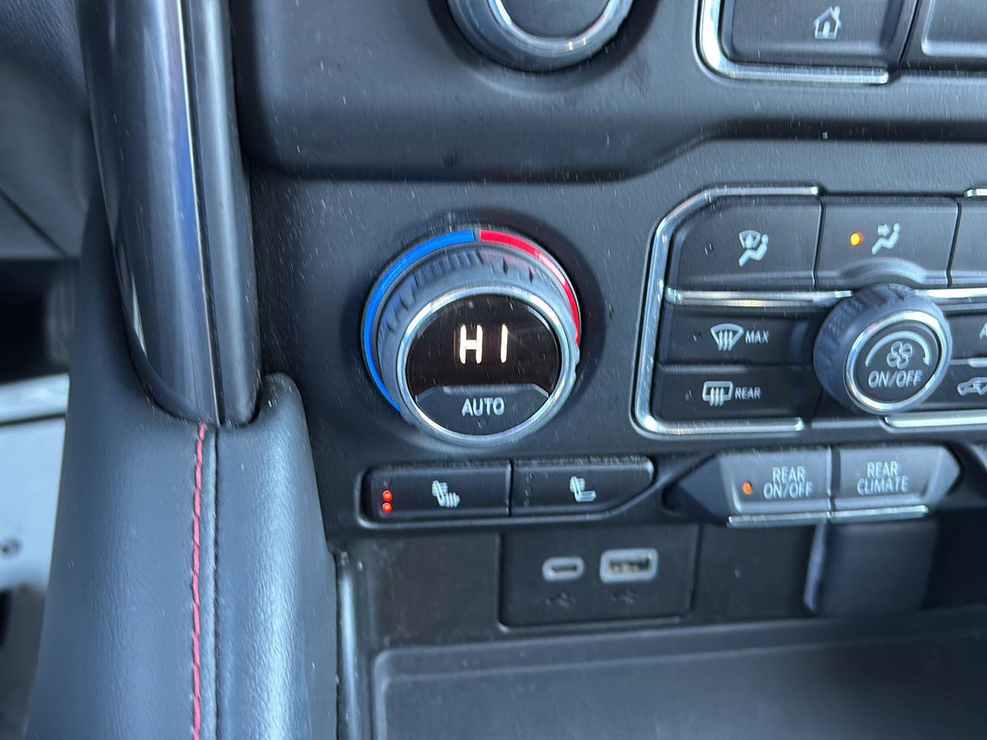 Used 2024 Chevrolet Tahoe RST w/ Luxury Package image 31