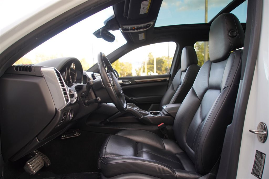 Used 2014 Porsche Cayenne S AWD/4WD image 21
