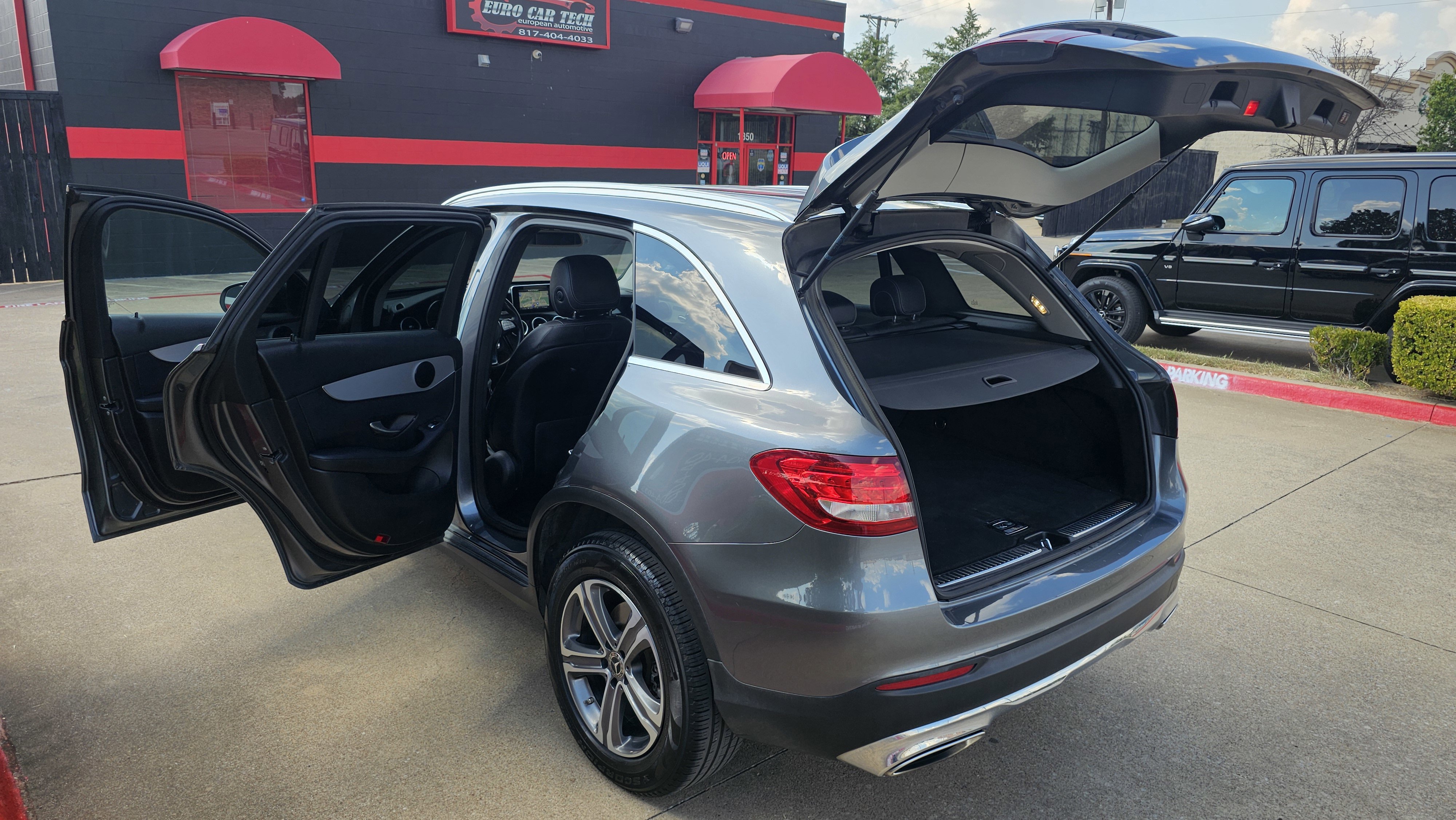 Used 2019 Mercedes-Benz GLC 300 w/ Premium Package image 18