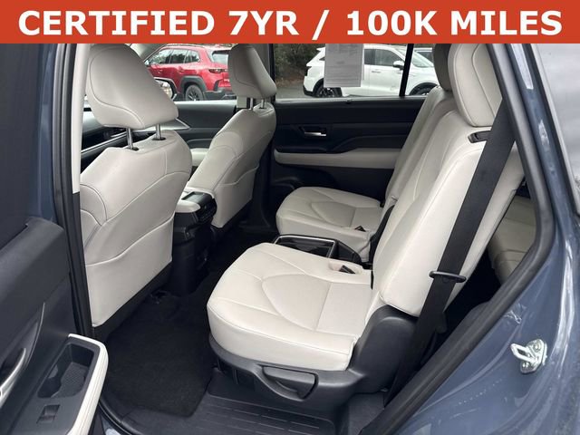 Used 2025 Toyota Grand Highlander XLE image 16