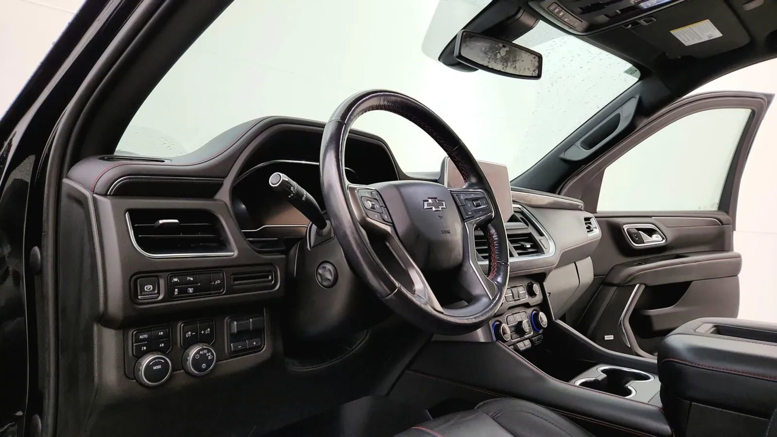 Used 2022 Chevrolet Suburban RST w/ Sport Performance Package image 23