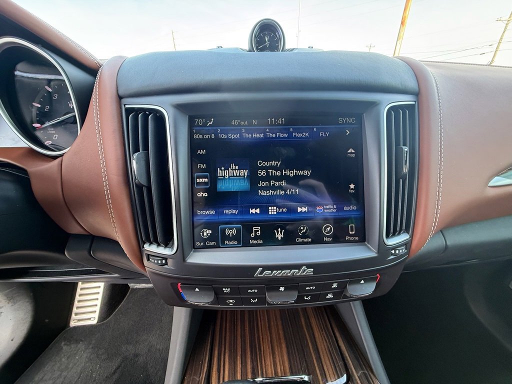 Used 2019 Maserati Levante GranLusso image 16