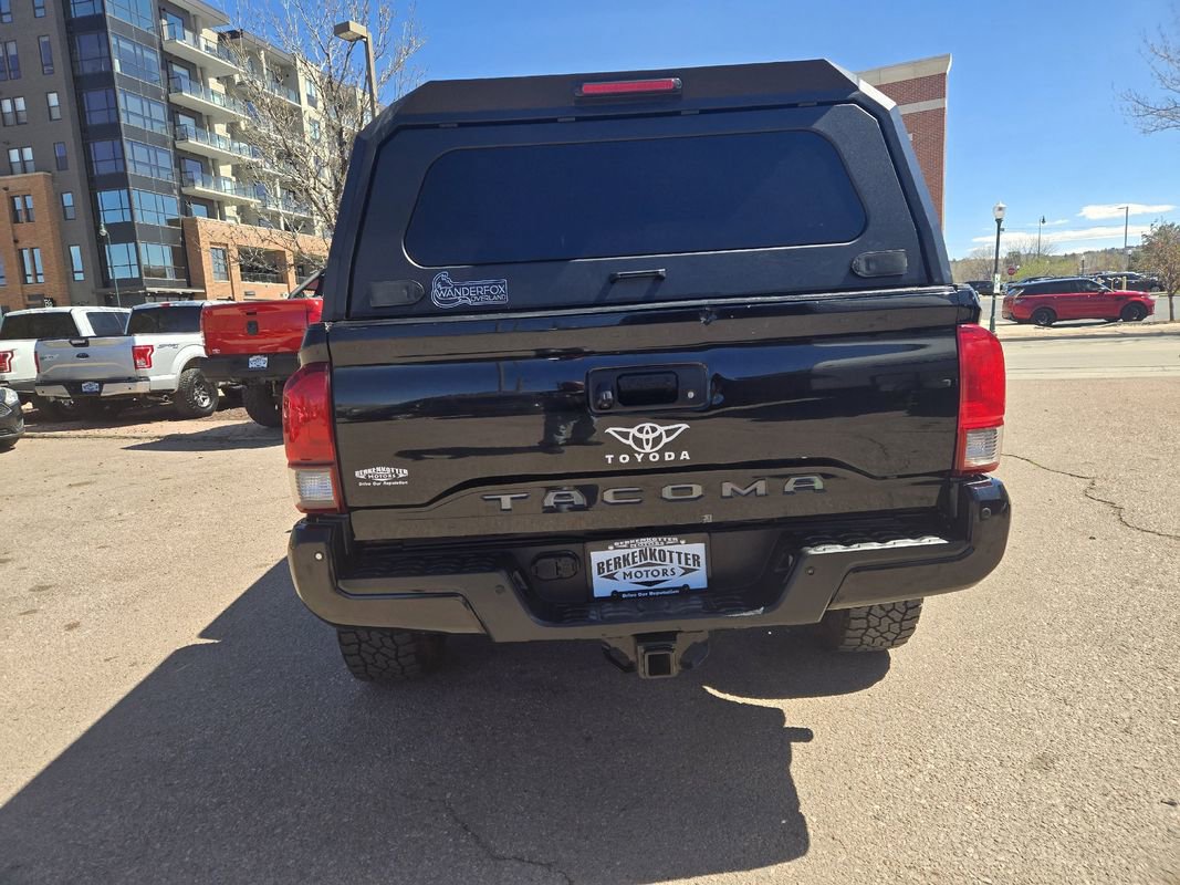 Used 2018 Toyota Tacoma TRD Sport w/ Technology Package AWD/4WD image 8
