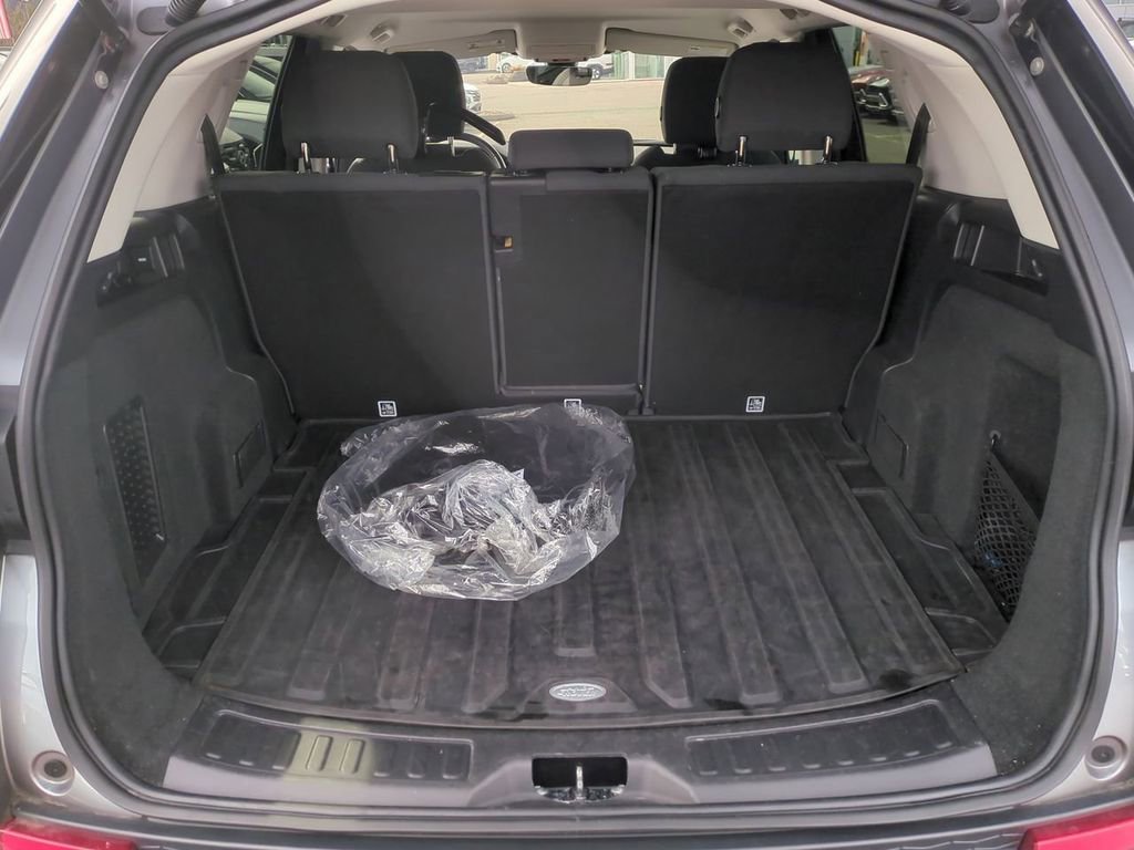 Used 2020 Land Rover Discovery Sport AWD/4WD image 24